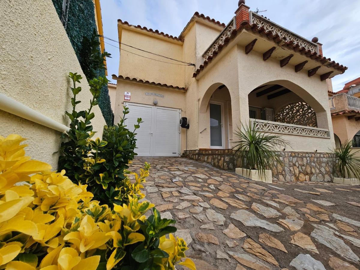 Willa Casa Sebastian L' Escala Zewnętrze zdjęcie